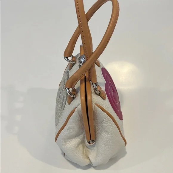 Like New Brighton Mini Heart Leather Kisslock Crossbody Purse (white and pink) - Picture 5 of 16